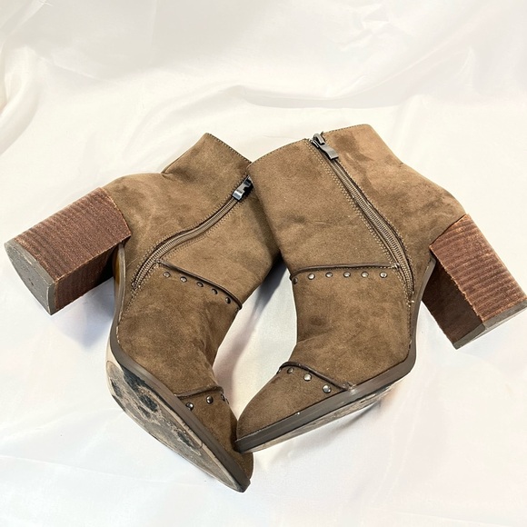 Report “JAEL” Brown Chunky Heeled Bootie - Picture 3 of 13
